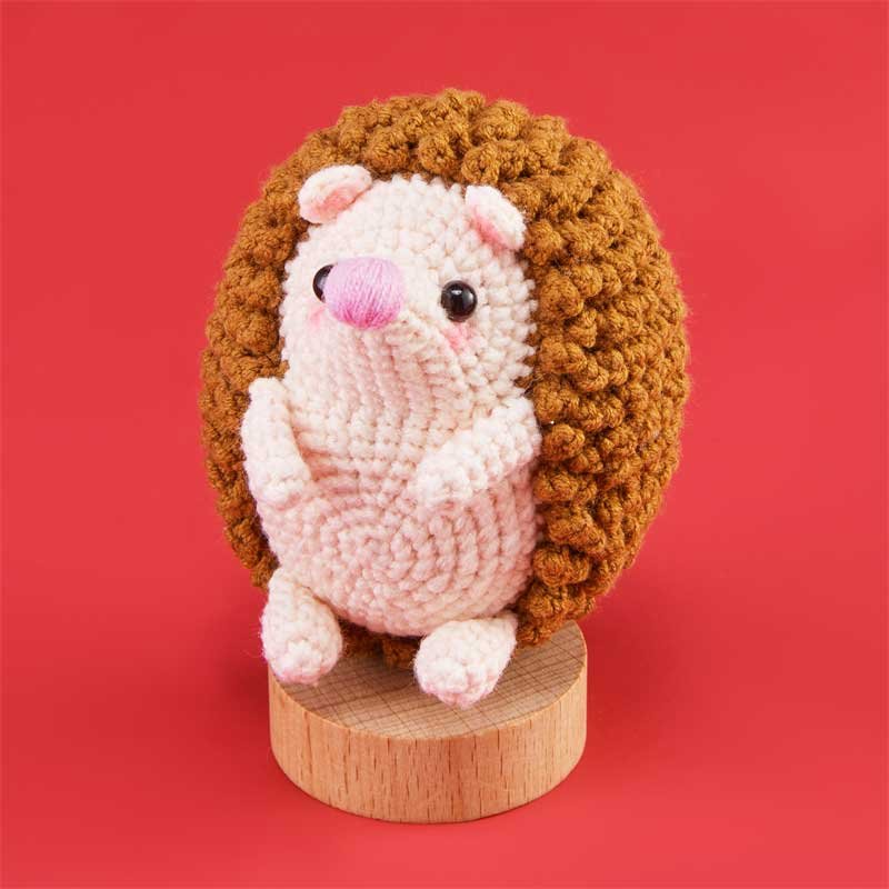 standing-little-hedgehog-zizi-3